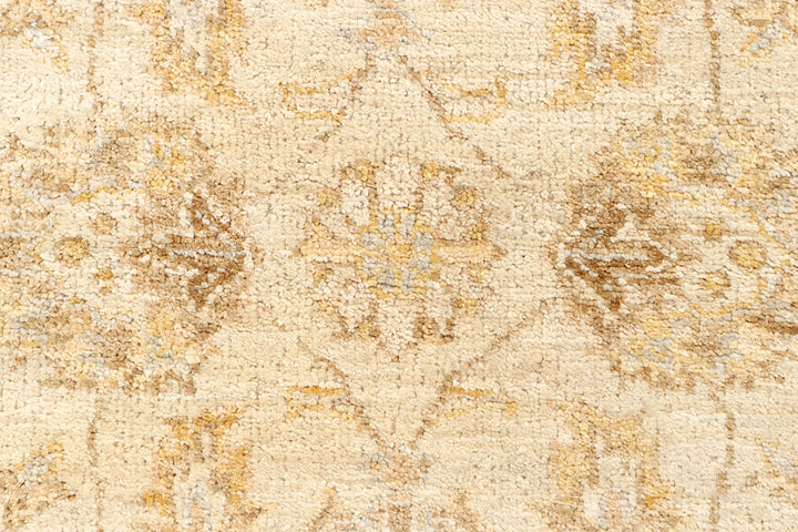 Blanched Almond Ziegler 2' 9 x 8' 4 - No. 65318 - ALRUG Rug Store