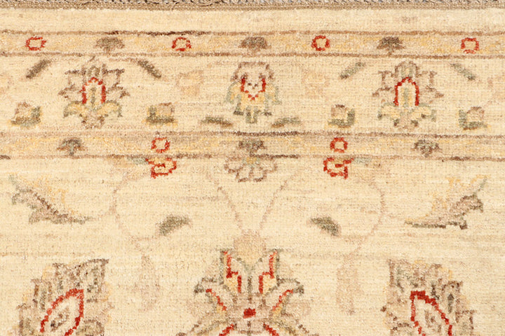 Bisque Ziegler 2' 7 x 9' 8 - No. 65324 - ALRUG Rug Store