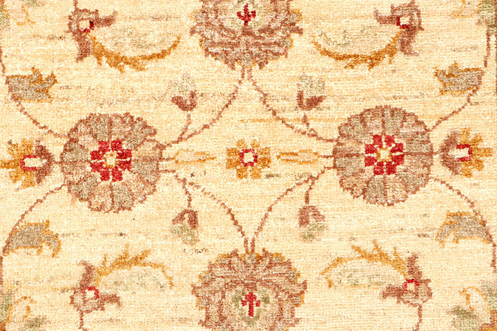 Bisque Ziegler 2' 9 x 9' 7 - No. 65330 - ALRUG Rug Store
