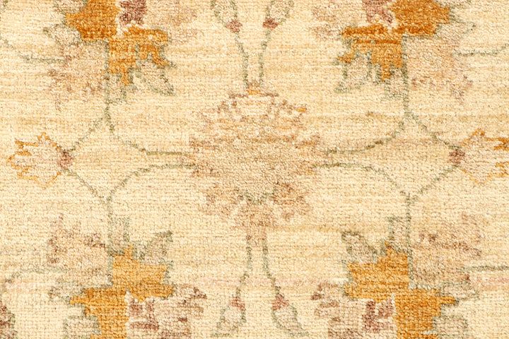 Blanched Almond Ziegler 2' 6 x 9' 7 - No. 65337 - ALRUG Rug Store