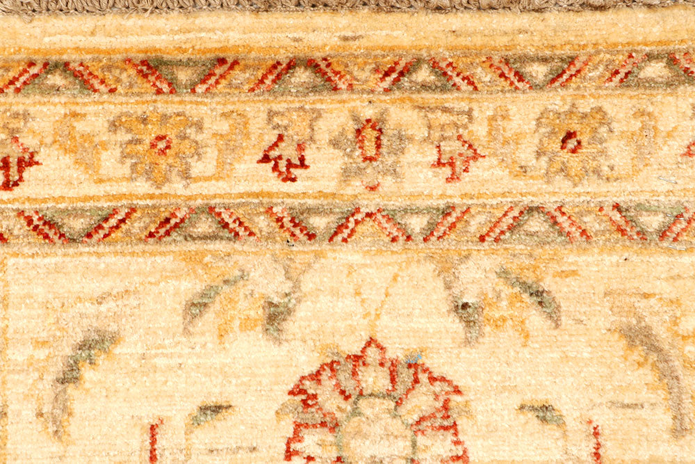 Blanched Almond Ziegler 2' 7 x 9' 9 - No. 65353 - ALRUG Rug Store
