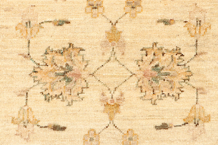 Navajo White Ziegler 2' 8 x 9' 10 - No. 65356 - ALRUG Rug Store