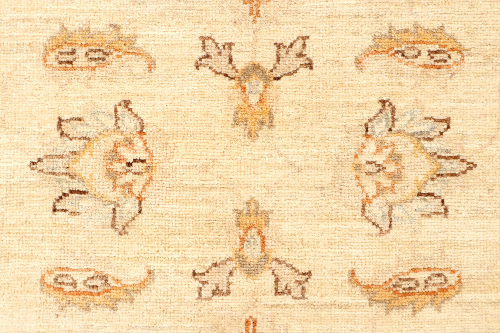 Blanched Almond Ziegler 2' 7 x 9' 11 - No. 65393 - ALRUG Rug Store