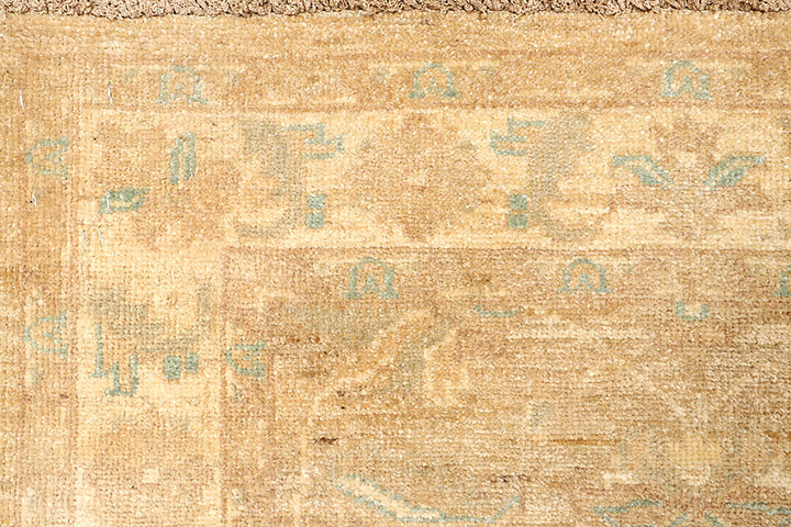 Tan Ziegler 2' 6 x 9' 9 - No. 65395 - ALRUG Rug Store
