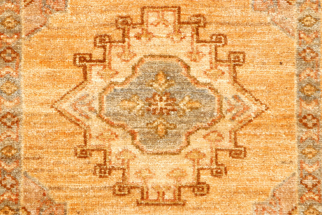 Peru Oushak 2'  9" x 8' " - No. QA19011