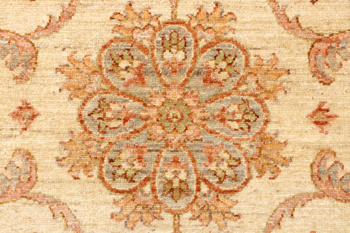 Bisque Ziegler 2' 7 x 8' - No. 65499 - ALRUG Rug Store
