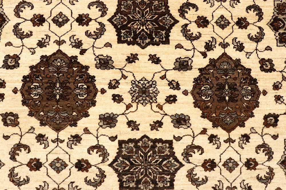 Blanched Almond Ziegler 5' 11 x 8' 6 - No. 65546 - ALRUG Rug Store