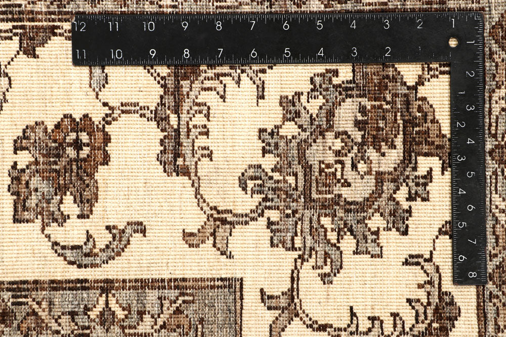 Blanched Almond Ziegler 5' 11 x 8' 6 - No. 65546 - ALRUG Rug Store