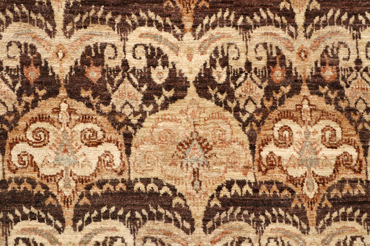 Tan Ikat 5' 5 x 8' 1 - No. 65548 - ALRUG Rug Store