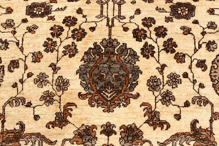 Blanched Almond Ziegler 6' x 8' 11 - No. 65578 - ALRUG Rug Store