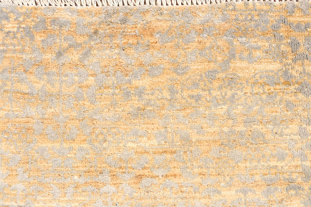 White Afghan Ikat Rug 3' 2 x 4' 7 Hand-Knotted detail