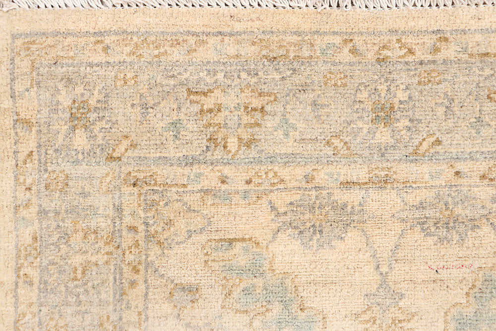 Navajo White Oushak 2' 7 x 10' - No. 65685 - ALRUG Rug Store