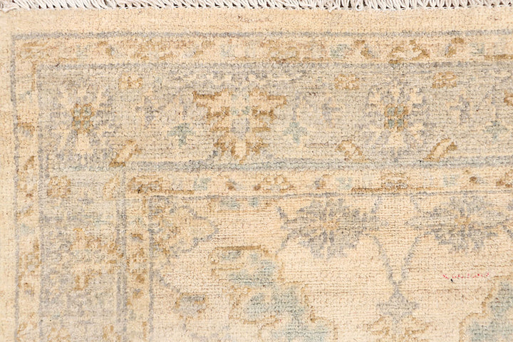 Navajo White Oushak 2' 7 x 10' - No. 65685 - ALRUG Rug Store