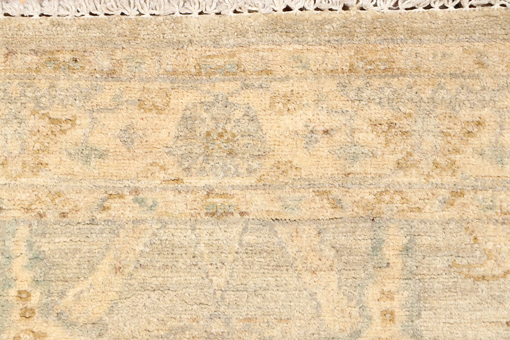 Bisque Oushak 2' 6 x 7' 7 - No. 65689 - ALRUG Rug Store
