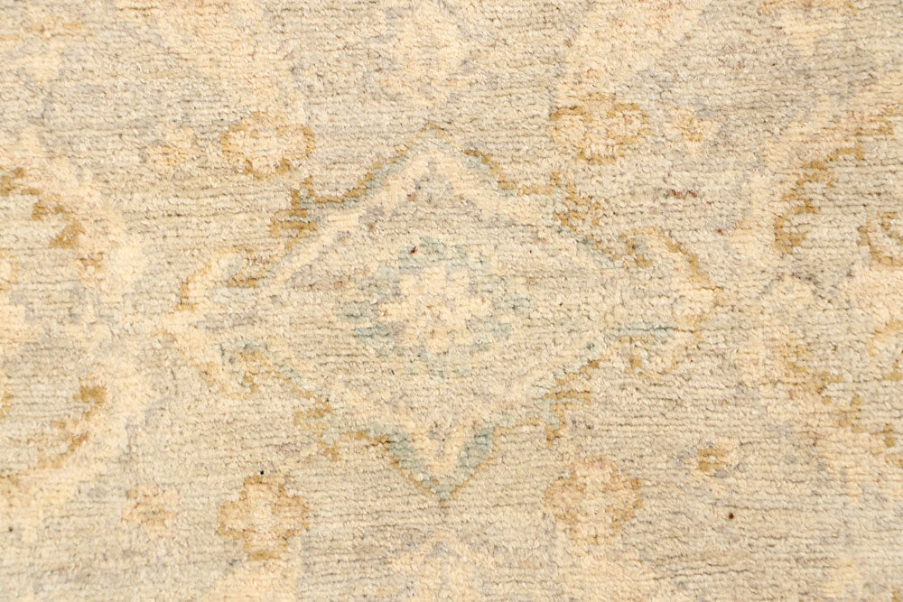 Bisque Oushak 2' 6 x 7' 7 - No. 65689 - ALRUG Rug Store