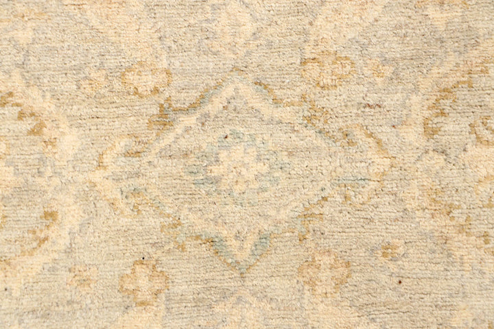 Bisque Oushak 2' 6 x 7' 7 - No. 65689 - ALRUG Rug Store