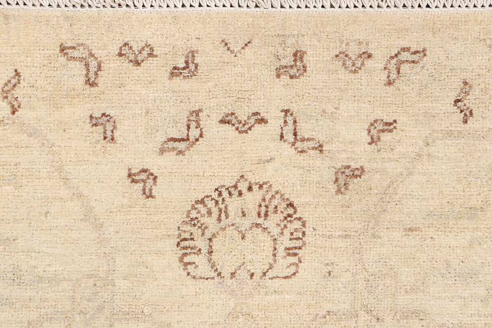 Blanched Almond Ikat 2' 7 x 10' - No. 65690 - ALRUG Rug Store