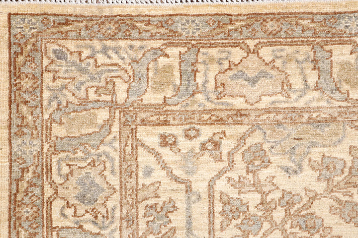 Blanched Almond Ziegler 4' 6 x 5' 9 - No. 65711 - ALRUG Rug Store