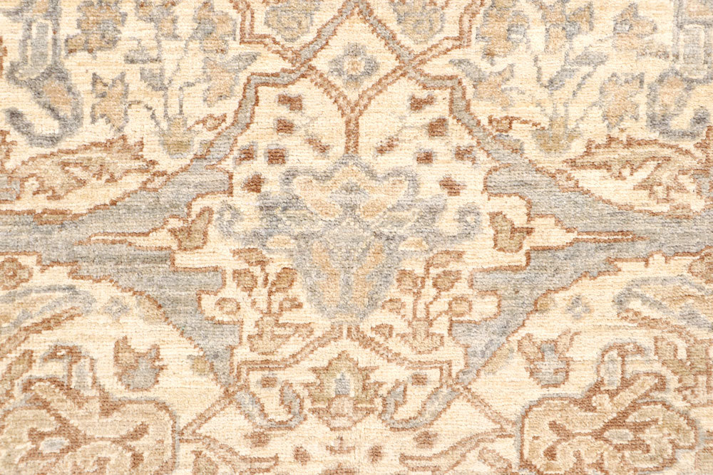 Blanched Almond Ziegler 4' 6 x 5' 9 - No. 65711 - ALRUG Rug Store