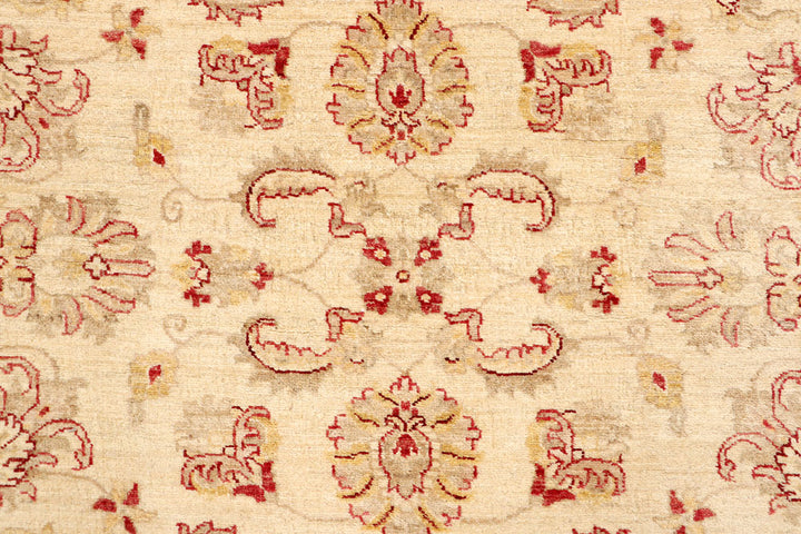 Cornsilk Ziegler 5' 5 x 7' 9 - No. 65801 - ALRUG Rug Store
