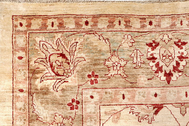 Bisque Ziegler 7' 10 x 9' 8 - No. 65829 - ALRUG Rug Store