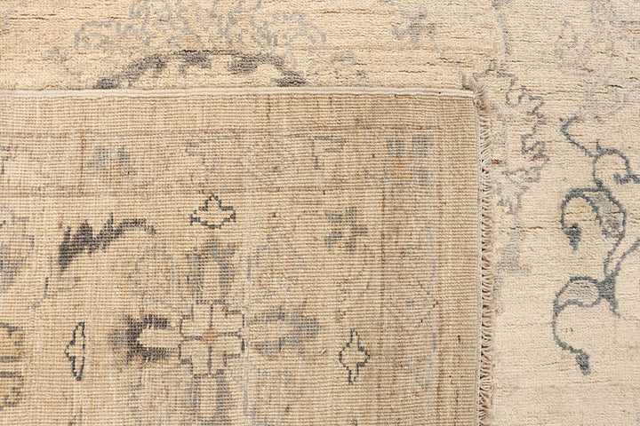 Bisque Ziegler 8' 10 x 11' 10 - No. 66398 - ALRUG Rug Store