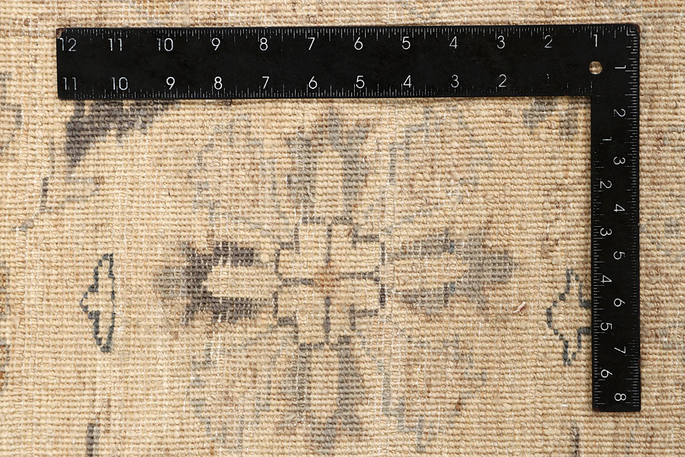 Bisque Ziegler 8' 10 x 11' 10 - No. 66398 - ALRUG Rug Store