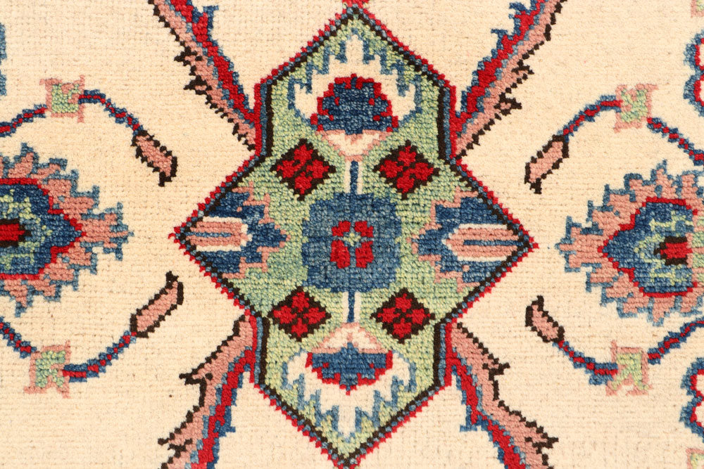 Cornsilk Kazak 3' 4 x 5' - No. 66533 - ALRUG Rug Store