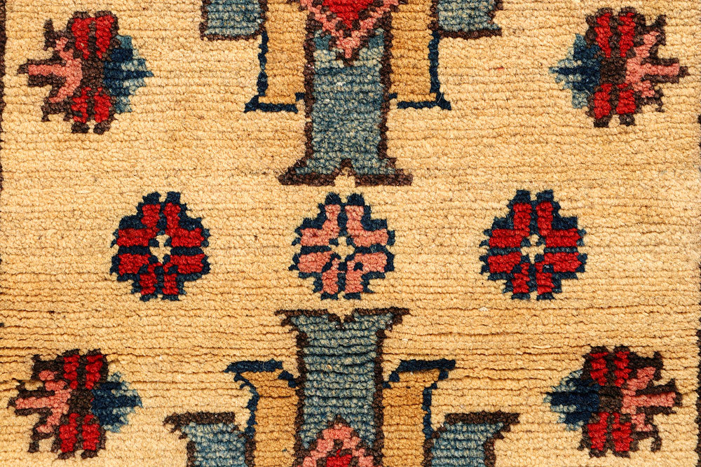 Navajo White Kazak 1' 11 x 5' - No. 66559 - ALRUG Rug Store