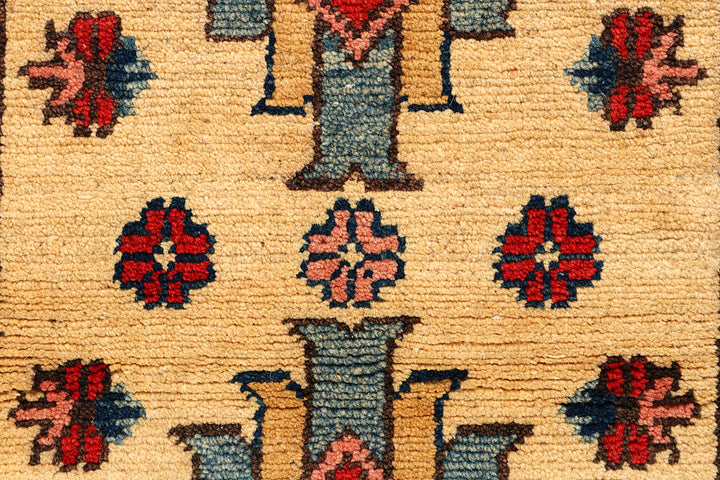Navajo White Kazak 1' 11 x 5' - No. 66559 - ALRUG Rug Store