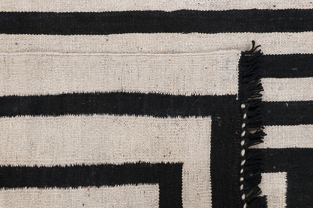 Multi Colored Kilim 3' 11 x 5' 8 - No. 66670 - ALRUG Rug Store