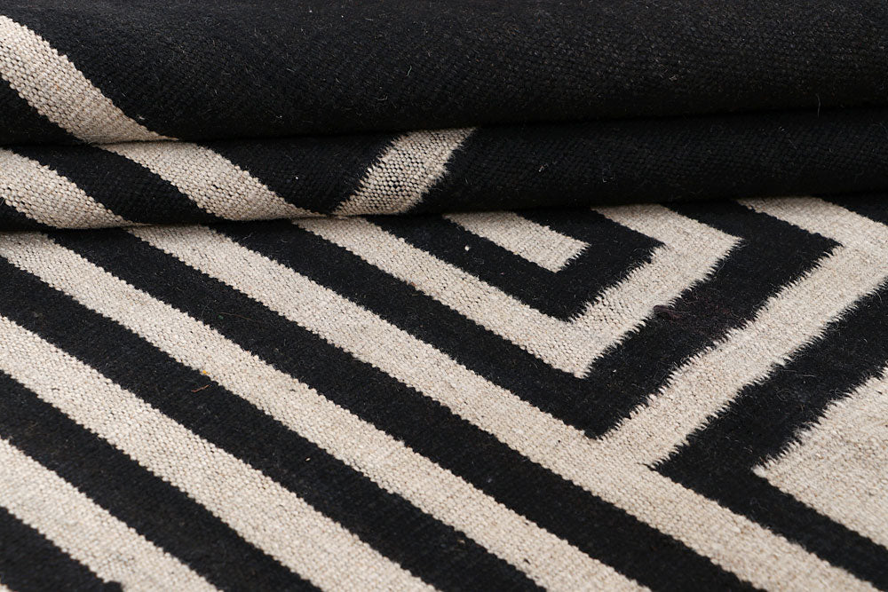 Multi Colored Kilim 4' x 5' 10 - No. 66679 - ALRUG Rug Store