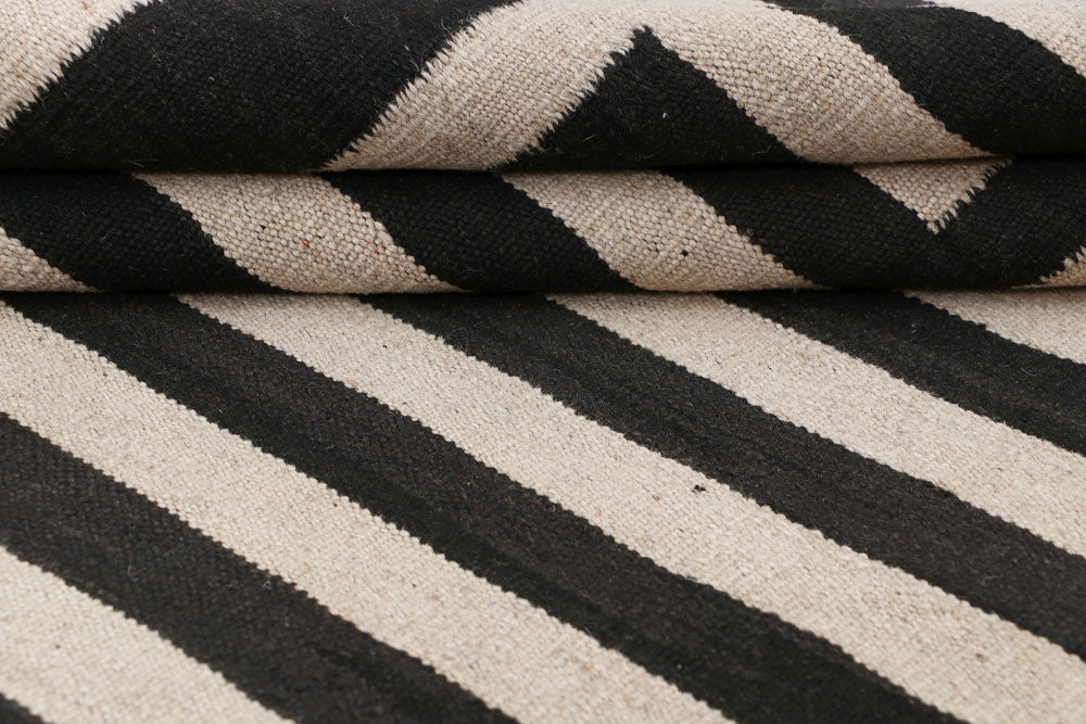 Multi Colored Kilim 5' x 6' 5 - No. 66692 - ALRUG Rug Store