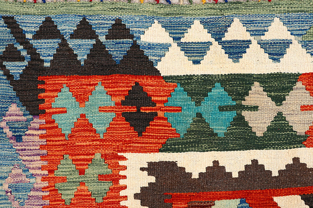 Multi Colored Kilim 5' 5 x 8' 1 - No. 66835 - ALRUG Rug Store