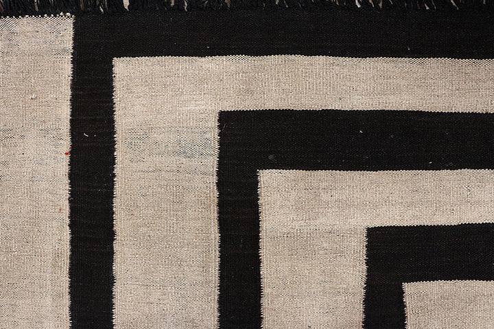 Multi Colored Kilim 5' 6 x 8' 1 - No. 66897 - ALRUG Rug Store