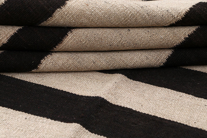 Multi Colored Kilim 5' 6 x 8' 1 - No. 66897 - ALRUG Rug Store