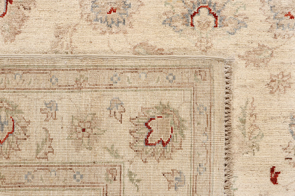 Navajo White Ziegler 5' 6 x 7' 10 - No. 67485 - ALRUG Rug Store