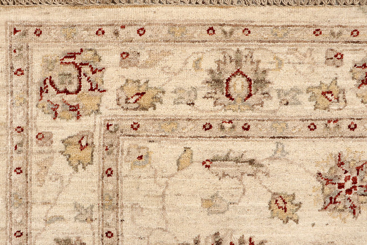 Navajo White Ziegler 4' 5 x 6' 11 - No. 67486 - ALRUG Rug Store