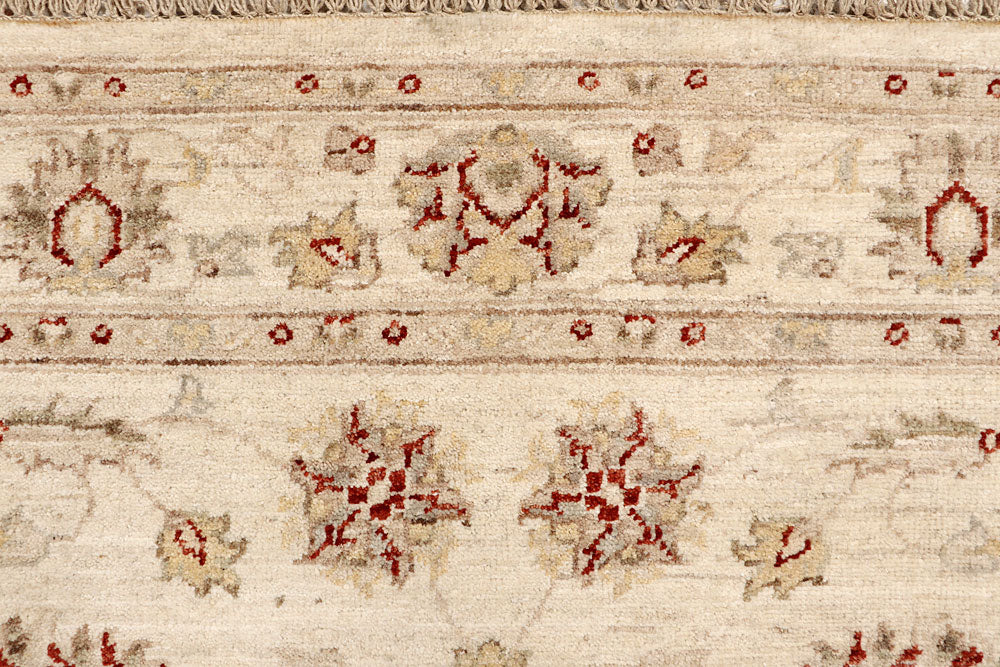Navajo White Ziegler 4' 5 x 6' 11 - No. 67486 - ALRUG Rug Store