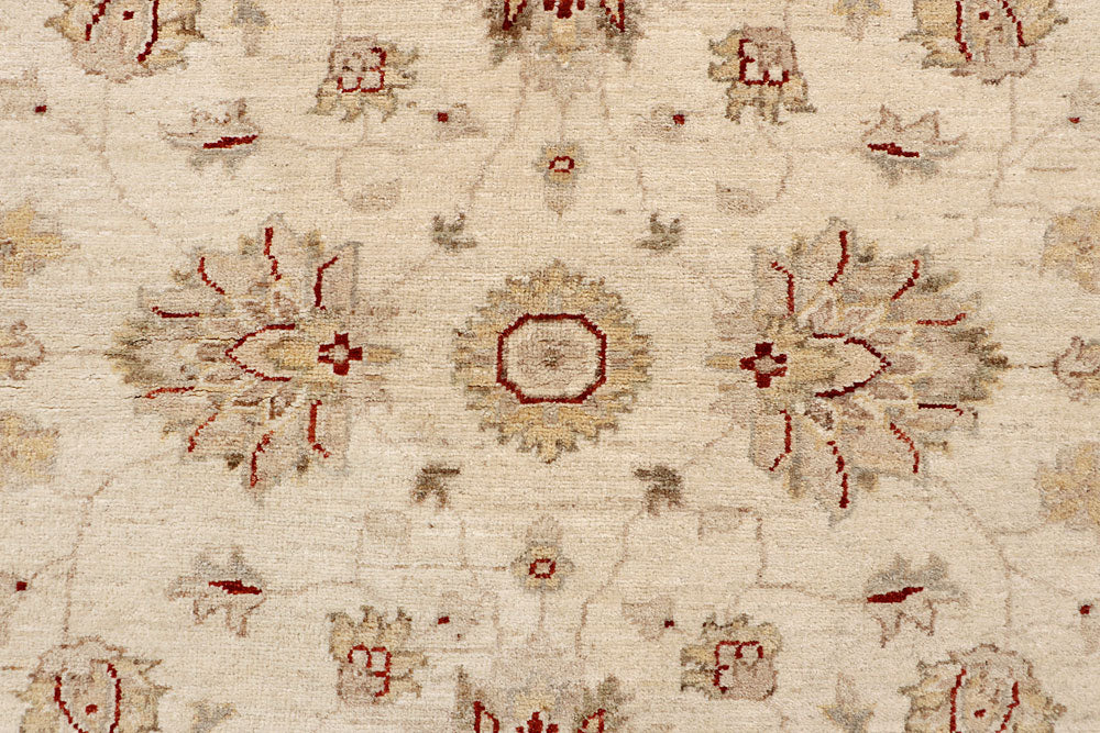 Navajo White Ziegler 4' 5 x 6' 11 - No. 67486 - ALRUG Rug Store