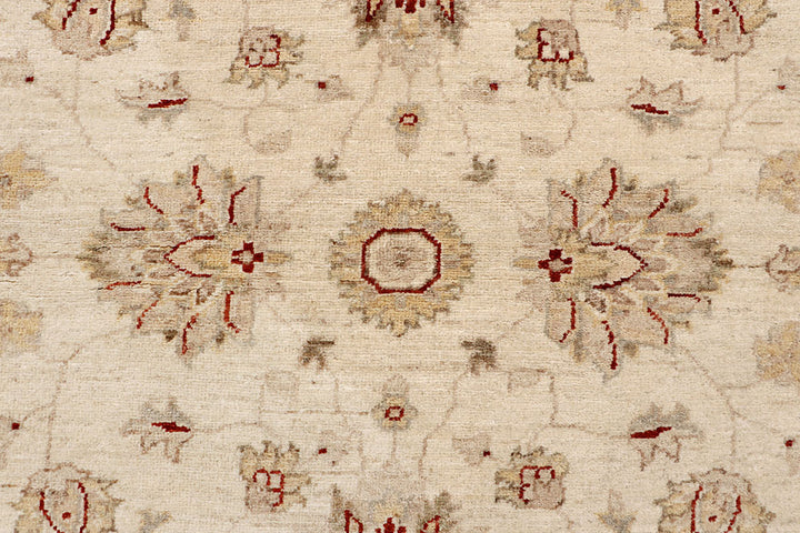 Navajo White Ziegler 4' 5 x 6' 11 - No. 67486 - ALRUG Rug Store