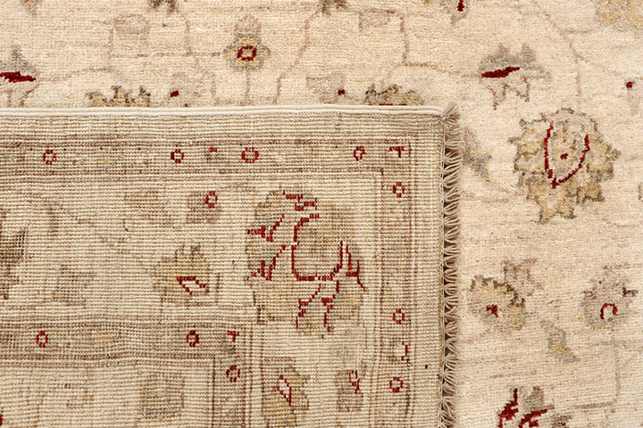 Navajo White Ziegler 4' 5 x 6' 11 - No. 67486 - ALRUG Rug Store