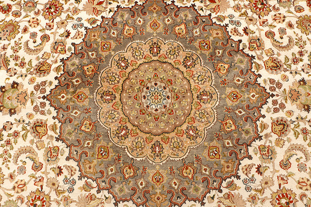 Ivory Kashan 9' 1 x 12' 4 - No. 67529 - ALRUG Rug Store