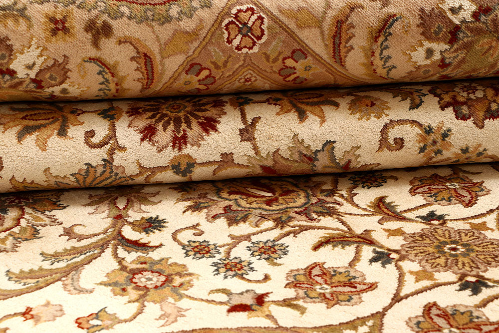 Ivory Mahal 7' 11 x 10' 2 - No. 67544 - ALRUG Rug Store