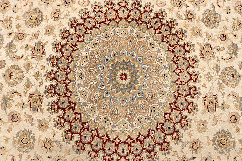 Blanched Almond Isfahan 7' 11 x 10' 9 - No. 67547 - ALRUG Rug Store