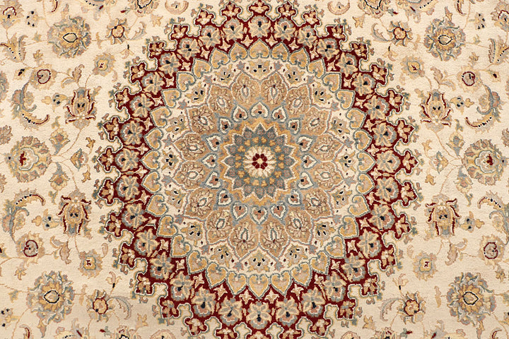 Blanched Almond Isfahan 7' 11 x 10' 9 - No. 67547 - ALRUG Rug Store