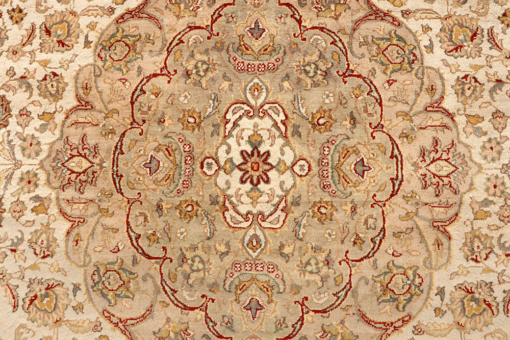 Blanched Almond Isfahan 8' x 10' 4 - No. 67555 - ALRUG Rug Store