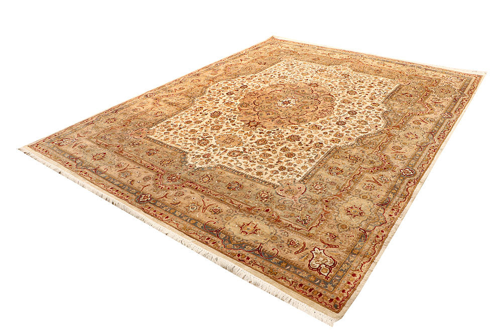 Blanched Almond Isfahan 8' x 10' 4 - No. 67555 - ALRUG Rug Store