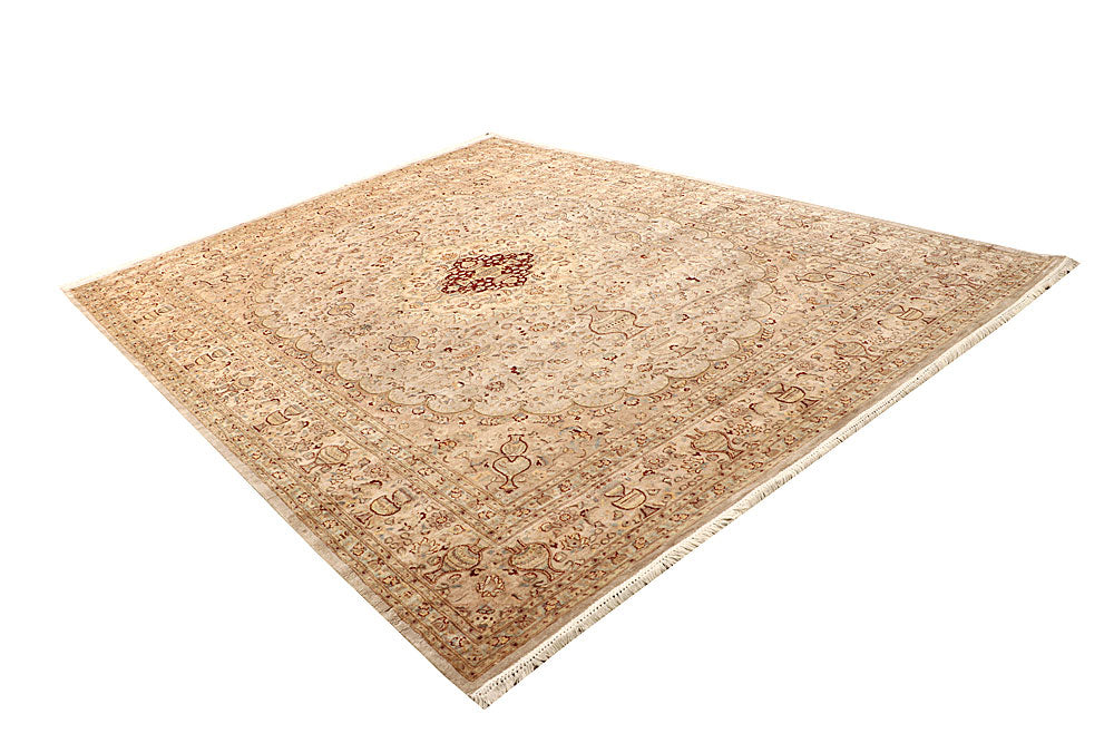 Blanched Almond Isfahan 8' x 10' 5 - No. 67561 - ALRUG Rug Store