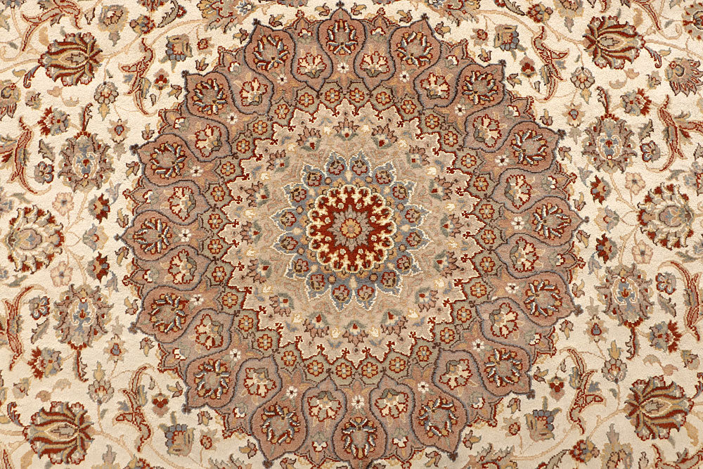 Blanched Almond Isfahan 8' x 10' 6 - No. 67564 - ALRUG Rug Store